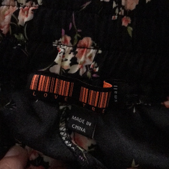 Shorts - Picture 3 of 3